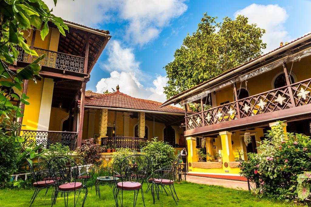 Casa Menezes - A Heritage Goan Homestay バンボリム エクステリア 写真