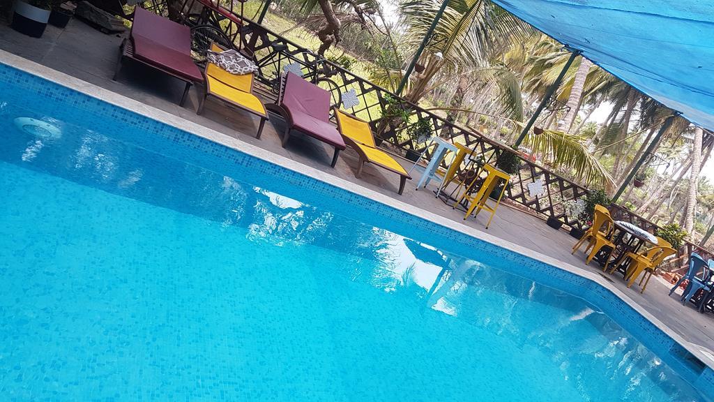 Casa Menezes - A Heritage Goan Homestay バンボリム エクステリア 写真