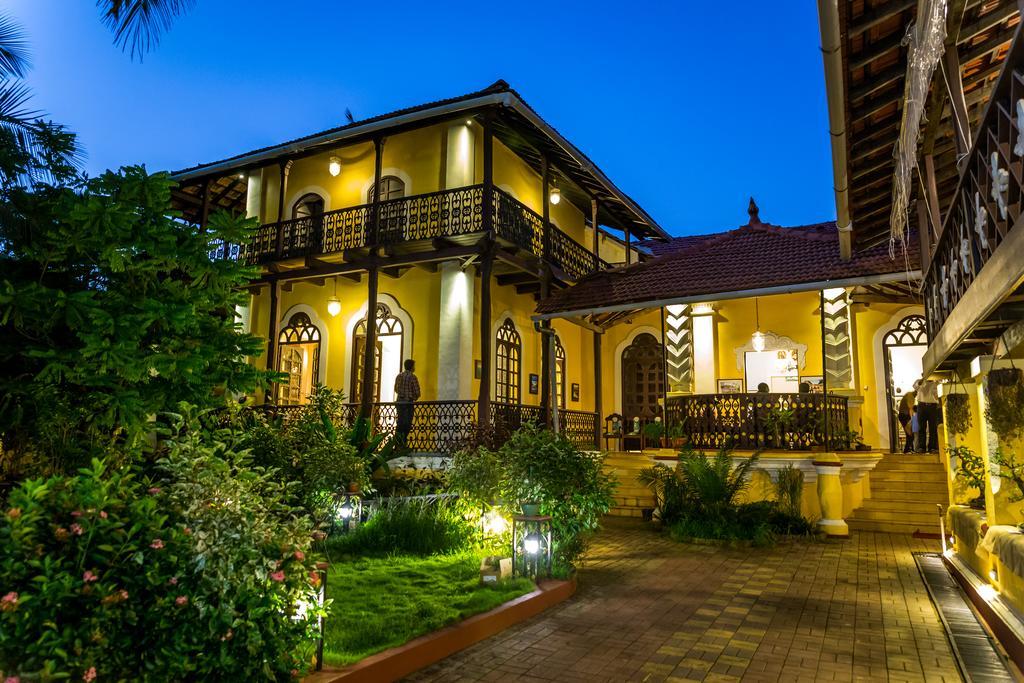 Casa Menezes - A Heritage Goan Homestay バンボリム エクステリア 写真
