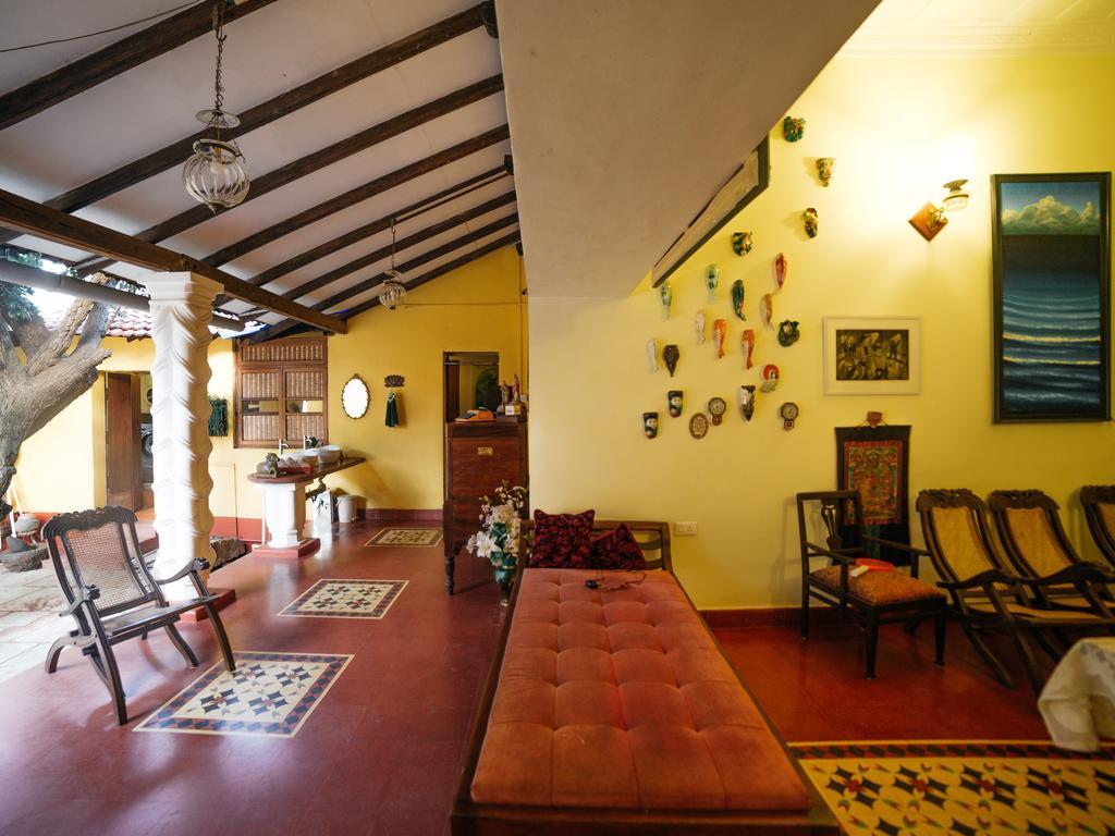 Casa Menezes - A Heritage Goan Homestay バンボリム エクステリア 写真