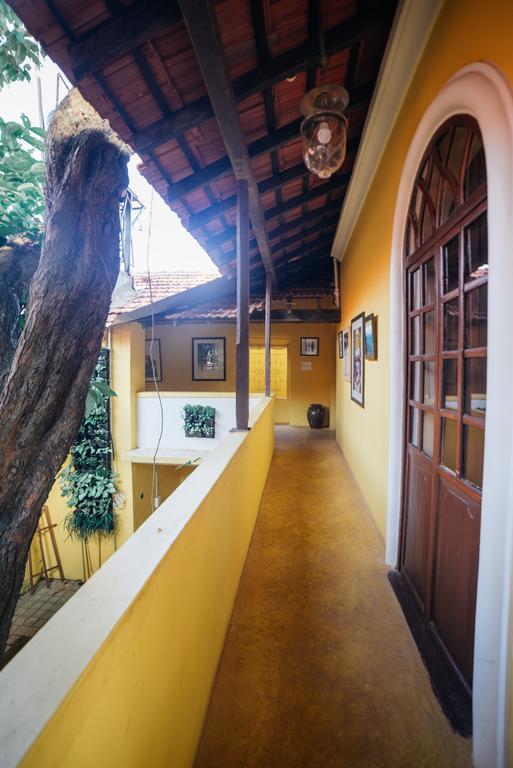 Casa Menezes - A Heritage Goan Homestay バンボリム エクステリア 写真