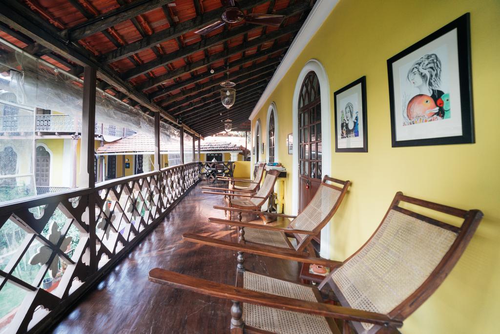 Casa Menezes - A Heritage Goan Homestay バンボリム エクステリア 写真