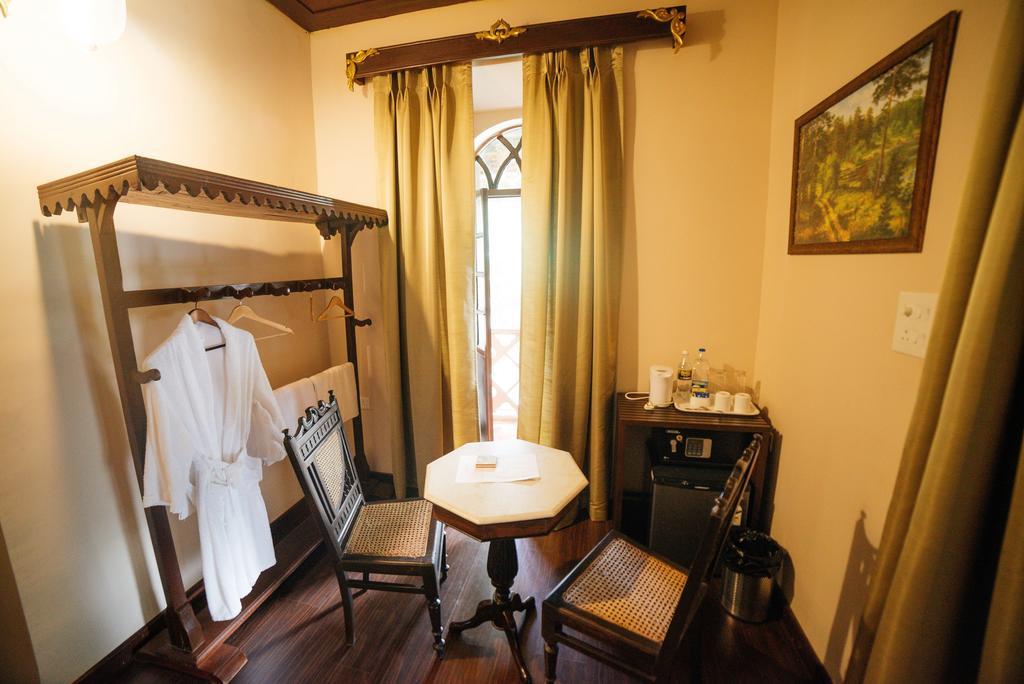 Casa Menezes - A Heritage Goan Homestay バンボリム エクステリア 写真