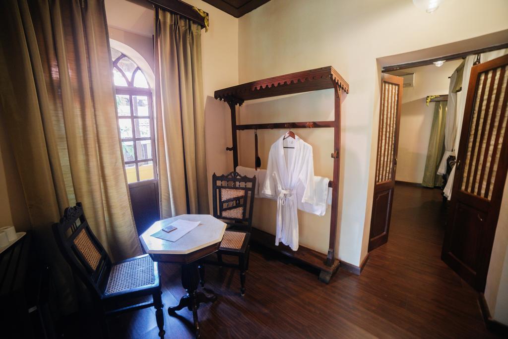 Casa Menezes - A Heritage Goan Homestay バンボリム エクステリア 写真