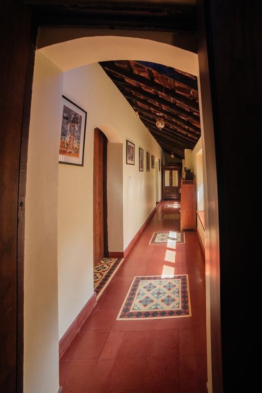 Casa Menezes - A Heritage Goan Homestay バンボリム エクステリア 写真