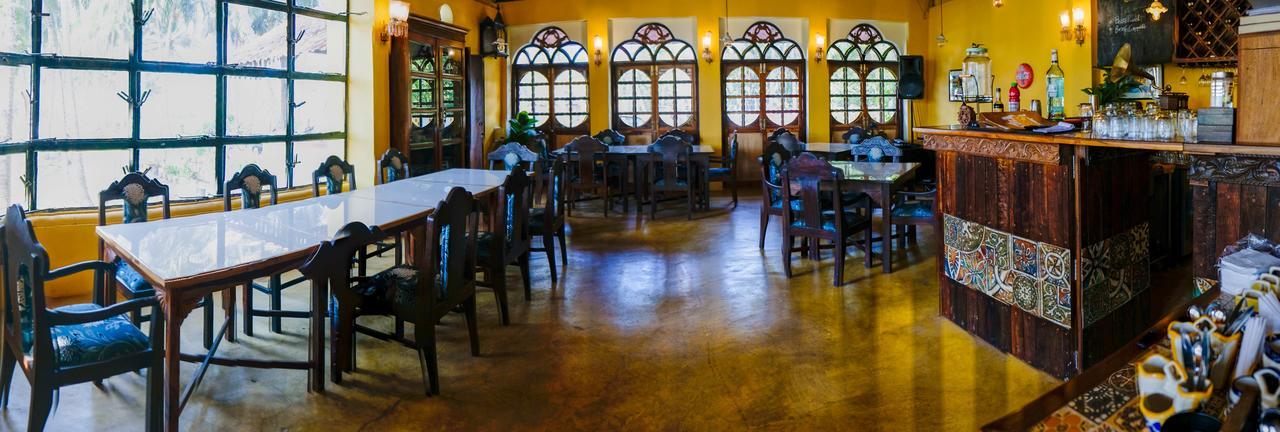Casa Menezes - A Heritage Goan Homestay バンボリム エクステリア 写真